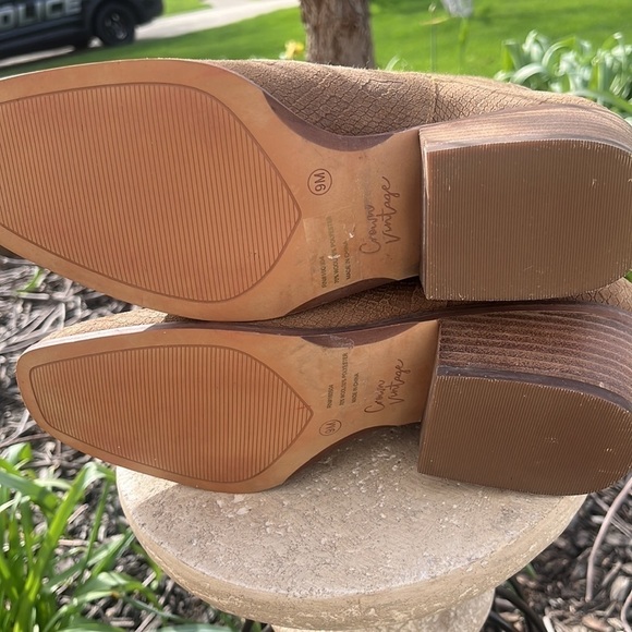 Crown Vintage Giancita Brown suede ankle boots with subtle snake pattern size 9 - Picture 6 of 10